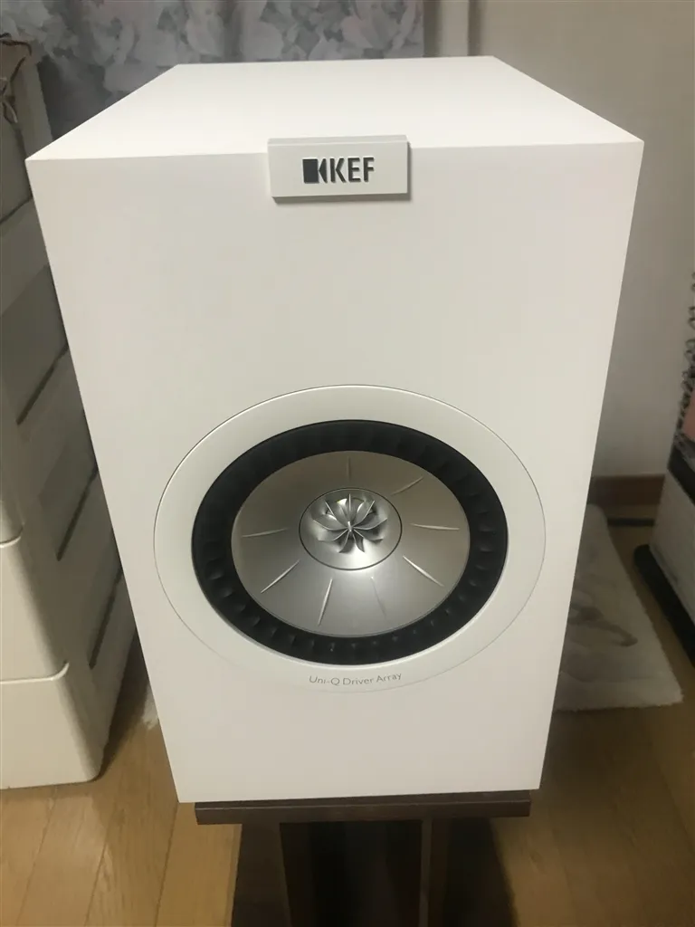 kef-q350-%e3%82%b5%e3%83%86%e3%83%b3%e3%83%9b%e3%83%af%e3%82%a4%e3%83%88-%e3%83%9a%e3%82%a2-1